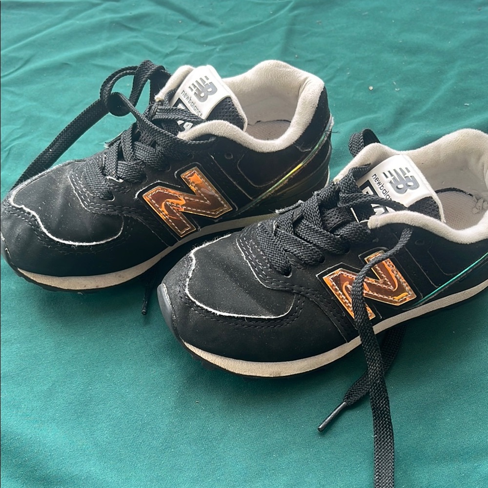 New Balance Black Sneakers Classic Athletic Design
